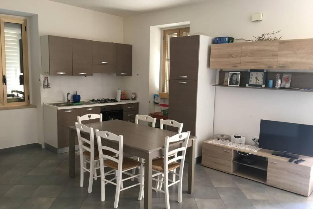 Villa Casa A Montebello Di Bertona Con Vista Gran Sasso Extérieur photo