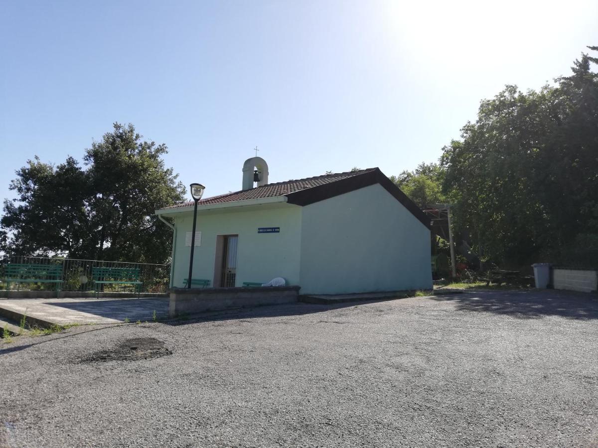 Villa Casa A Montebello Di Bertona Con Vista Gran Sasso Extérieur photo